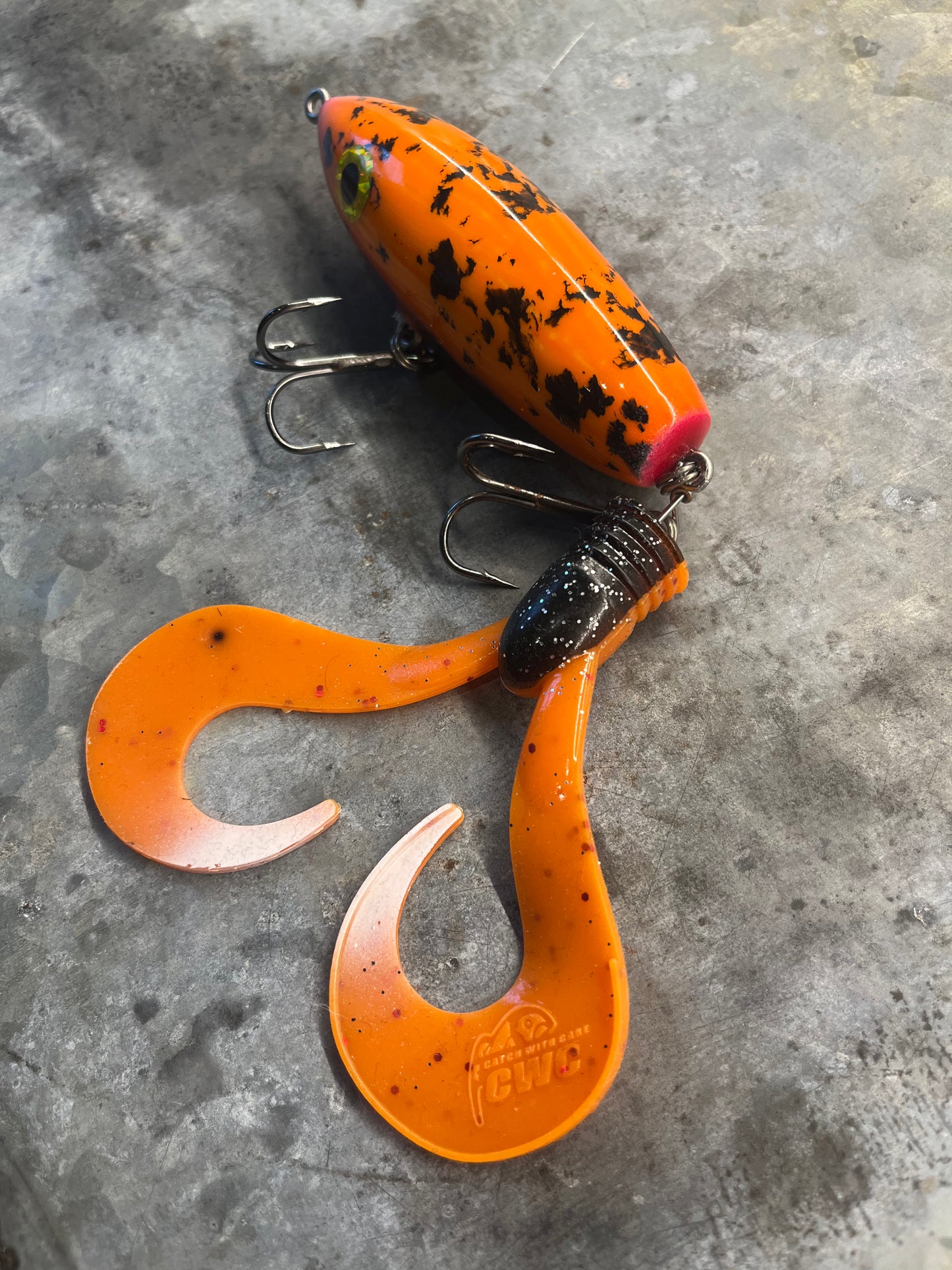 Rustic “Double-Twister Tail”