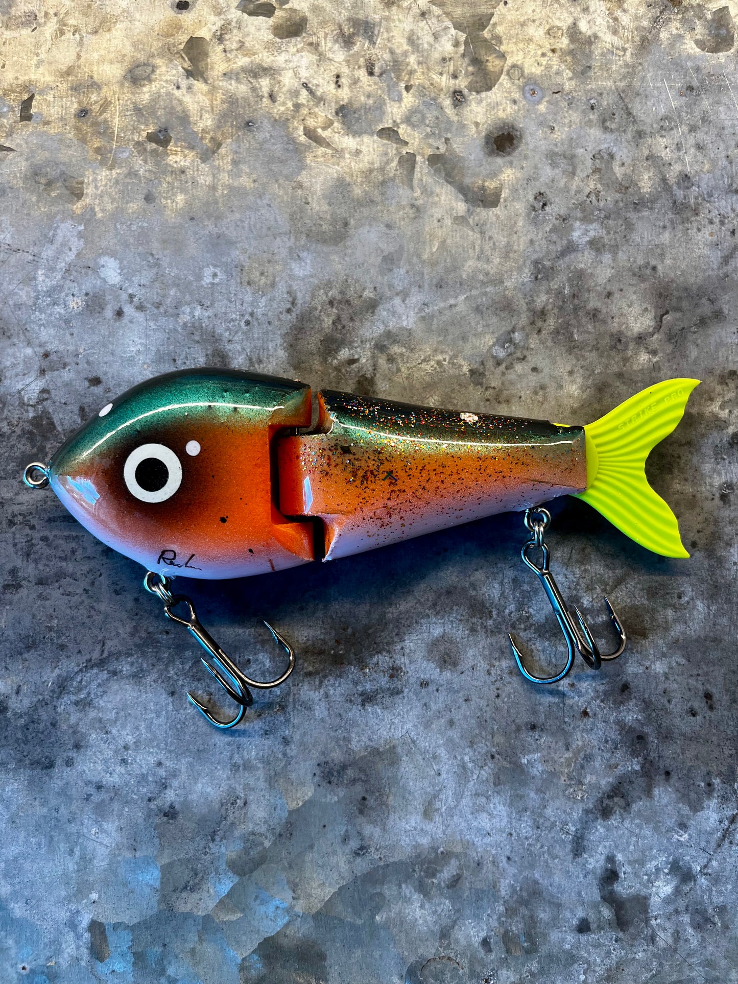 Rustika “Glide and Tail”